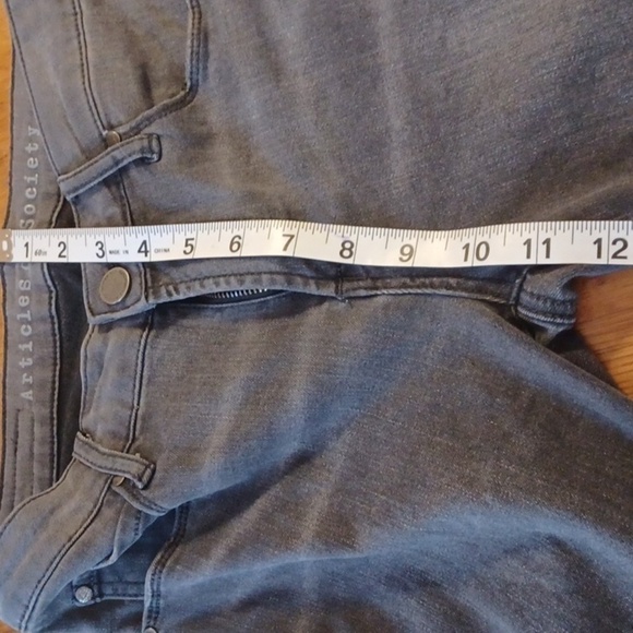 Articles of Society  grey size 26 jeans. Nice freyed hems. Great used condition. - Picture 8 of 12